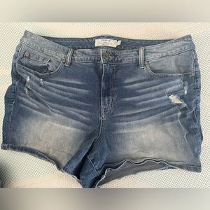 Torrid size 22 distressed Jean shorts.